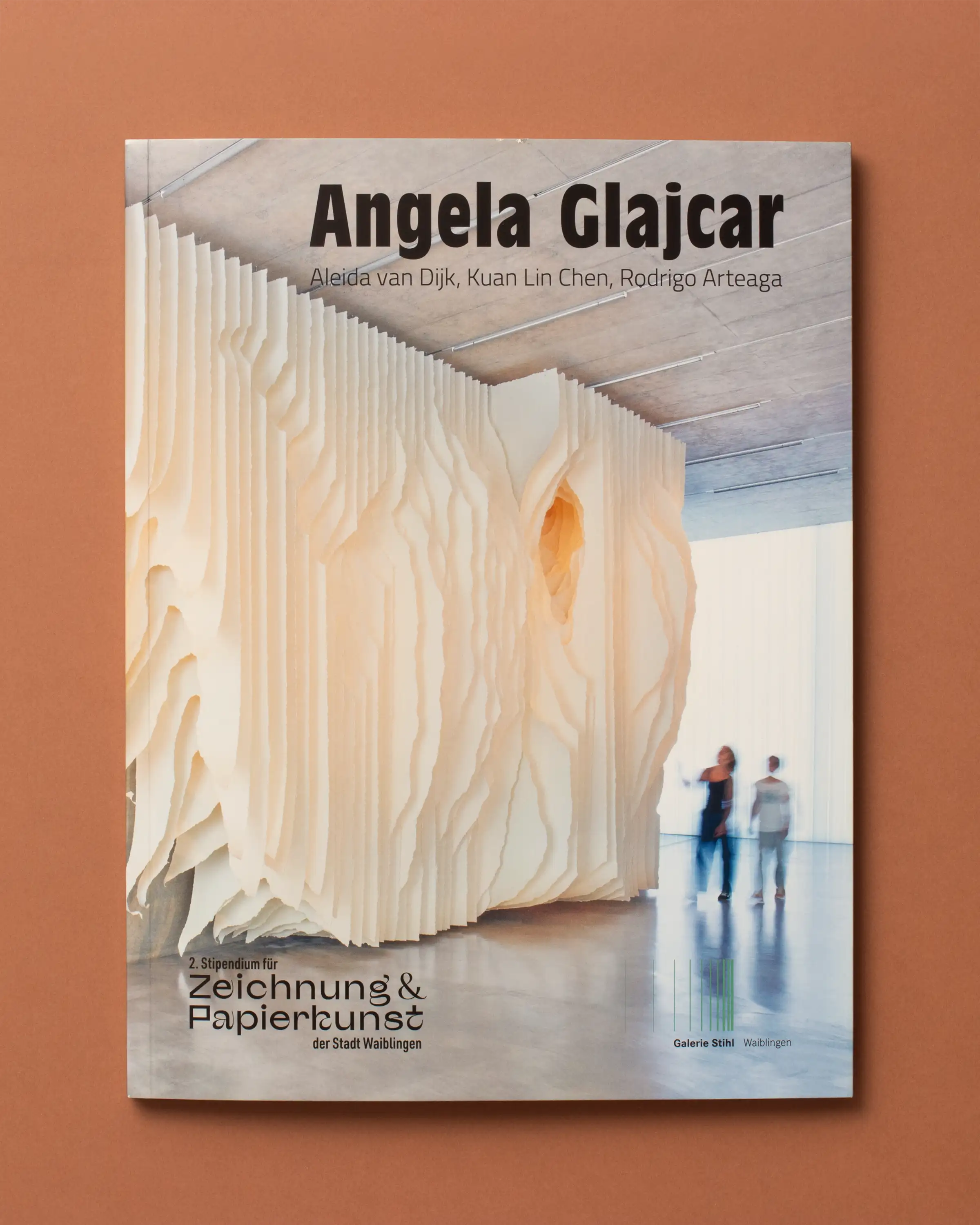VFMK_Angela-Glajcar_Papierkunststipendium_COVER.webp