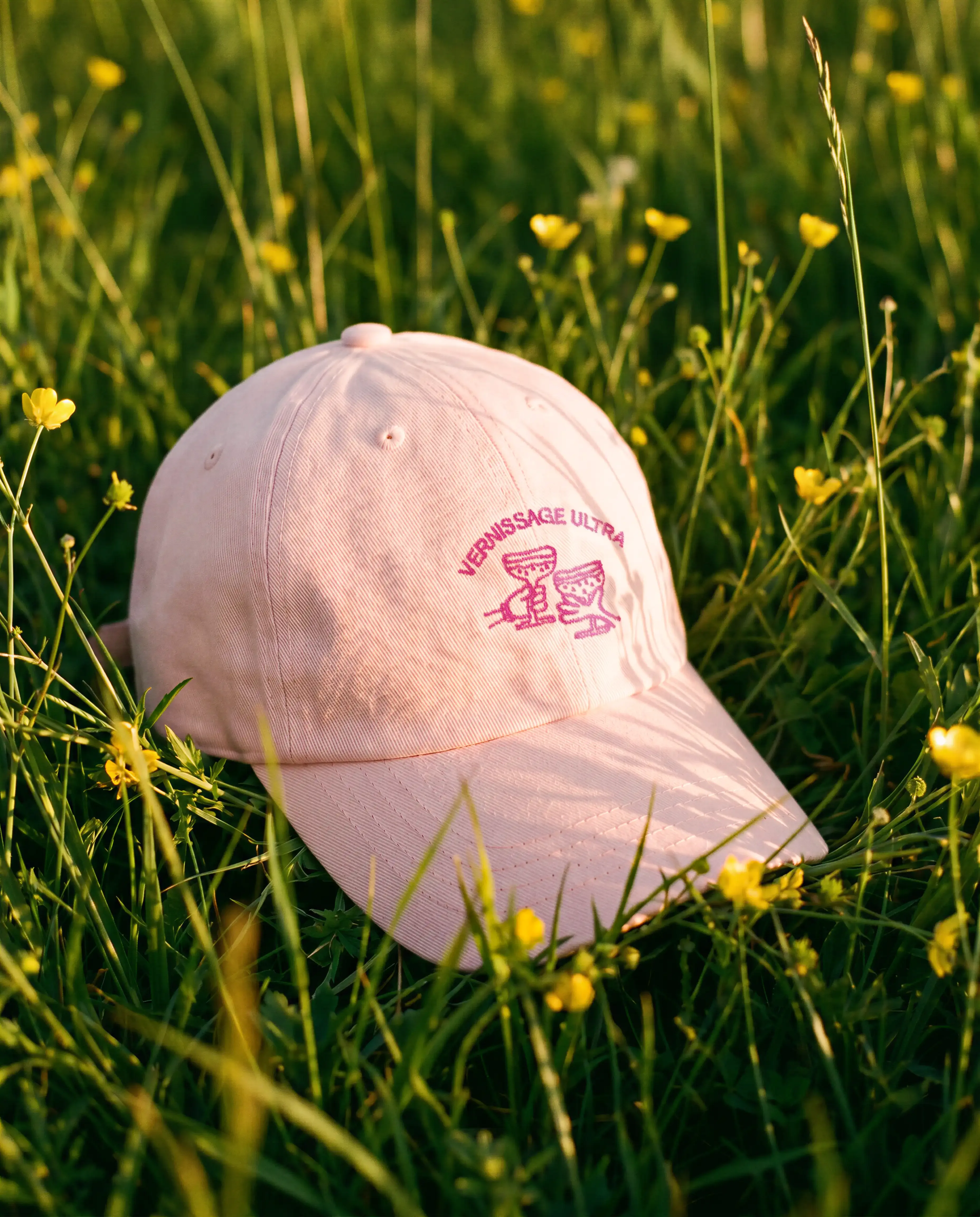 VFMK cap pink outdoor 01